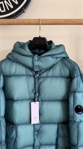 ⚠️SALE PRICE £495,-⚠️ C.P. COMPANY D.D. SHELL DETACHABLE HOOD DOWN JACKET COLOUR: BLUE SIZE L 23″ PIT TO PIT SIZE XL 24″ PIT TO PIT USE CODE: XCLOTHING15 WWW.XCLOTHING.NL . #stoneisland #si #stoneisland #stoneislandforsale #stoneislandclothing