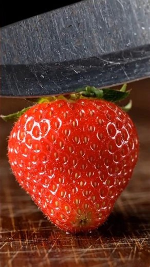 Strawberry Cutting 🤯🔪ASMR #visualtingle #relax #ai #fruit #experiment #glassfruit #fruitcutting