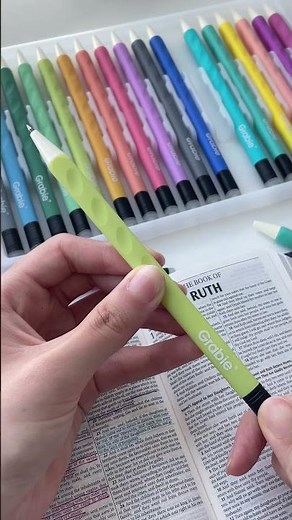 💜💡 Color-coded verses bring scripture to life—organized faith, joyful heart.