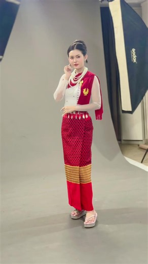 မွန်မလေးရူတင် Today – နိုးစိန် May Myat Noekhin ကြည့်ရှုမှုအတွက်