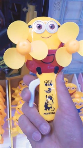 RED AND YELLOW COLOR MINI FAN MINION #toys #viral #shorts