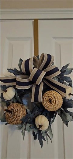 Unique take on a fall wreath! 2025 A fall must make.