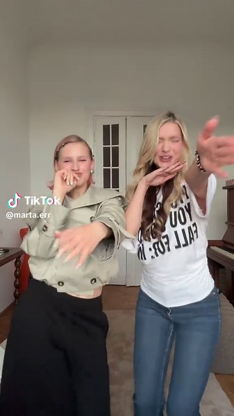 Julia Żugaj i Marta Różańska - Wspólne Chwile