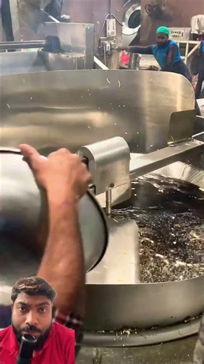 Snacks making machine #streetfood #food #indianfood #machine