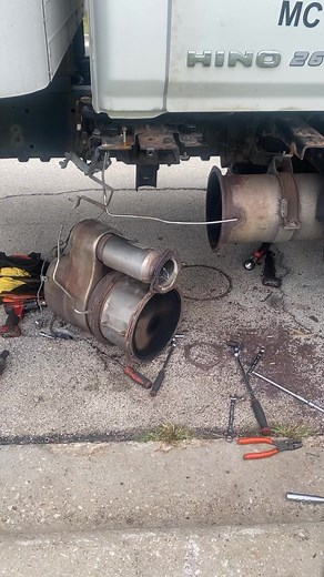 DPF and DOC filter cleaning on a Hino | Ruiz’s Repair