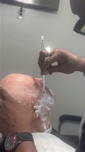 The Straight Razor Shave Experience The Gentlema