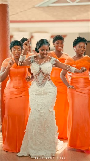 Mhyzz Lyn on Instagram: "Such a beautiful bride with her beautiful girls 😍😍😍😍 Kelvin & Linda❤️💍 Photog: @banascoe.visuals MUA: @fosuaa_makeover Hairstyling: @wendys_cutncurls Videography: @kwakuwoods_films Gown: @agaspa_closet1 Coordination : @vs_events_gh Deco: @richiesdecor Cake : @Giovanni’s_hive"