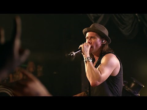 Slash ft. Myles Kennedy & The Conspirators - Paradise City (Live At The Roxy)
