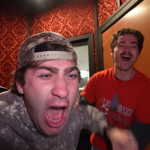 I Secretly Hid in Celebrity Livestreams! | Airrack