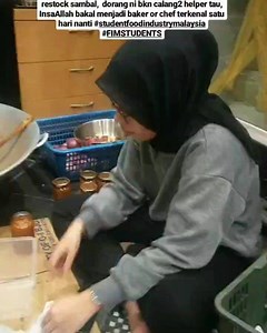 3 comments | Thank you adik2 manih tolong kak v Restock sambal. dari korang layan fb ig Twitter for nothing kan elok di gunakan masa yg ada tu cari duit poket, ringan juga beban mak ayah di kampung . Kak v bayar mahal tau RM9/hour. Tukang masak kedai Tomyam keje 12 jam baru RM70. Alhamdulillah rezeki korang. | Sambalado by vee | Facebook