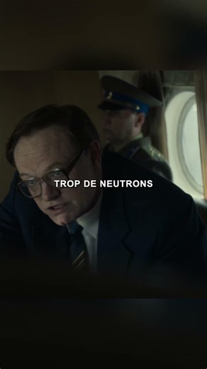 Le professeur explique comment fonctionne un réacteur nucléaire. #shorts