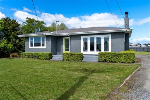 Solway Starter 📍 18 Solway Street, Solway 🛏️ 2 🛀 1 🚗 1 📱 Cameron Percy: 64 27 812 2514 | Cameron Percy - Bayleys Real Estate, Wairarapa