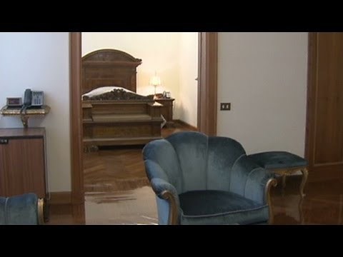 Pope takes small apartment over residence