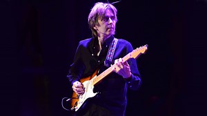 Eric Johnson focuses on guitar harmonics in his new mini video lesson