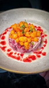 192K views · 7.4K reactions | LES PLATS LES MOINS CHERS vs. LES PLUS CHERS ⤵️ J’ai demandé à @thomascherbit le chef du restaurant @nessiamarais de me présenter les plats les moins chers et les plats les plus chers de sa carte.  CES PLATS VOUS DONNENT ENVIE ? Dites-moi ça dans les commentaires  Et n’oubliez pas de rester bienveillants ❤️  @nessiamarais  6 rue Charles-François Dupuis - Paris 3  Du mardi au samedi | Le Paris d'Alexis | Facebook