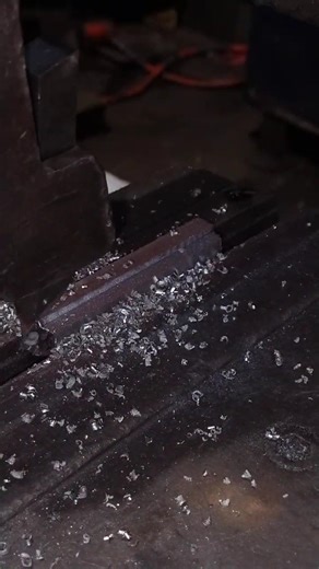 machining and cutting a key for gear in shaper machine #mechanicalengineering #iti #itijobs🤩🤩