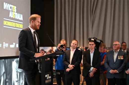 Harry attempts an Australian accent: 'G'day everybody'