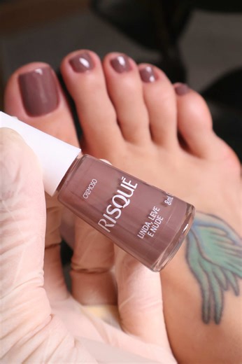Explore a Tendência dos Esmaltes Nudes para Pés