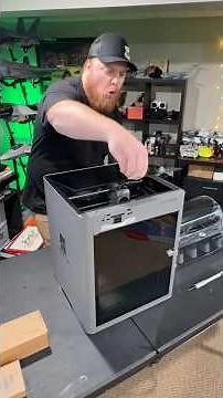 Unboxing & Printing w/ The New Bambu Lab P2S!