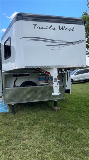 Introducing the 2026 Sierra Living Quarters—where function meets luxury. 🐴✨ With a spacious tack room, comfortable living area, and safe, roomy stalls for your horses, it’s built for riders who want it all. #trailswesttrailers #trailswest #livingquarters #horsetrailer #ranching | Trails West Trailers