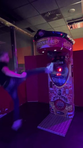 Boxing Arcade Challenge: Score High in Fun Gameplay
