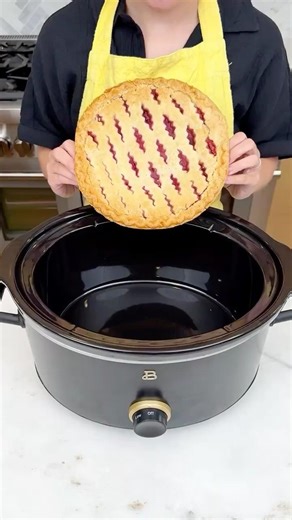 Easy Crockpot Treat #recipe #easyrecipe #crockpot #slowcooker #pie #dessert