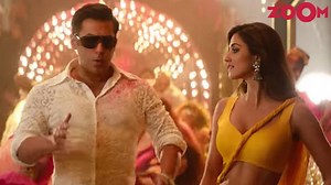Salman Khan and Disha Patani sizzle in new 'Slow Motion Song' from Bharat | Bollywood News