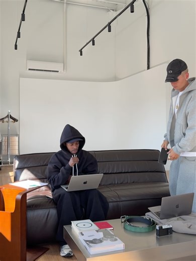 SWEATS™ on Instagram: "A Week In The HQ Here’s a BTS look at some of the things we got up to this week: - Planning Shoots - Creating Tech Packs - Reviewing Developments - CX & Community - Custom Gifting Bags - New Pieces for the HQ - Meetings"