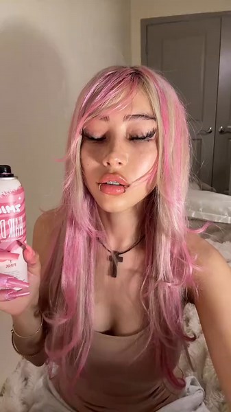 🎀 (@meow.meow.96)’s video of angels have pink hair