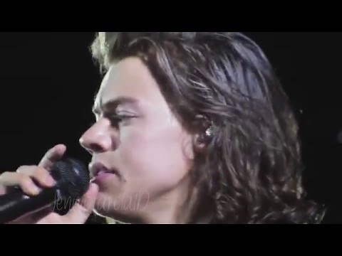 Harry Styles Singing Zayn's solos (Live)