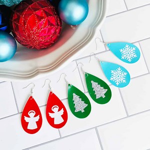 Easy Holiday Earrings with Faux Leather and a Cricut - Amy Romeu