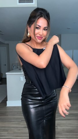 Fashion Hack: How To Turn Your Strapless Tops Into An Off-The-Shoulder Top💫