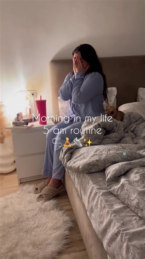 Morning in my life 5 am routine 🫧🧘‍♀️👟✨ Instagram : inasslouraoui #routine #morningroutine #explore #moroccangirl #viral #vlog #vlogger #workout #skincare