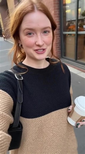 POV: You just found the comfiest black & beige sweater on TikTok 👀🖤#tiktokmademebuyit #fyp #fashiontiktok #ootd #autumnoutfits #winterstyle #cozyvibes #streetstyle #neutraloutfits #sweaterweather