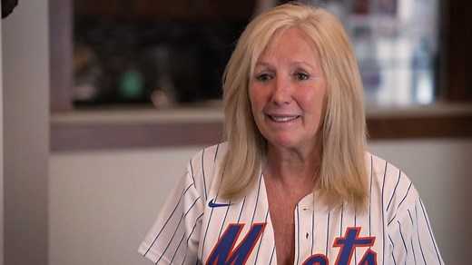 Meet Lynn Farrell, the original Mrs. Met