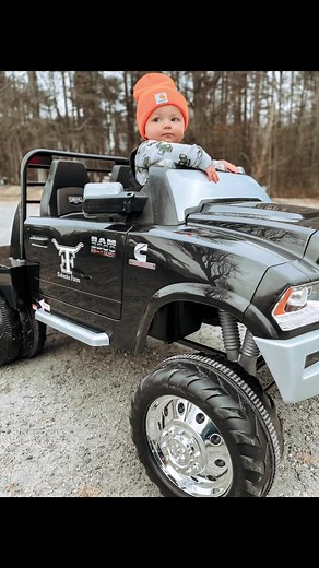 Wanna be a COWBOY Baby, Buck’s new rig at The Eubanks Farm! 🤠# thomasbuck #fyp #babiesoftiktok #eubanksfarm #countryboy #farmboy #cowboyrig