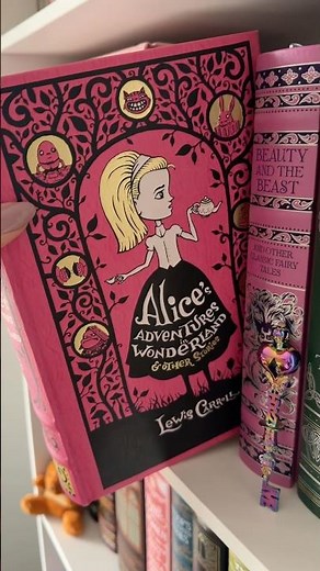 📖Alice’s Adventures in Wonderland #beautifulbooks #classicliterature #alices #booktube