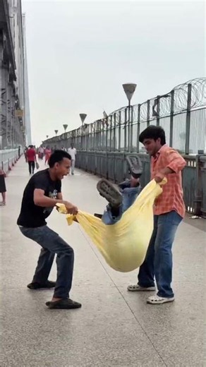 Laughing Shorts 🤣 Shortvideo 🤣#funny #trending #fun #comedy #viral #virals #viralvideo #viralshorts