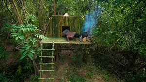 How To Build a Bamboo Tree House by Ancient Skills | Jungle Survival