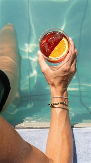 181 reactions | Rooftop pool, skyline views, and cocktails above the city, all in one unforgettable stay at #CataloniaBarcelonaPlaza 李 Welcome to the heart of Barcelona! Piscina en las alturas, vistas panorámicas y cócteles con Barcelona de fondo. Disfruta de una experiencia única en #CataloniaBarcelonaPlaza李 #CataloniaHotels #BeCatalonia #barcelona #summervibes #summerinthecity #poolside | Catalonia Hotels & Resorts | Facebook