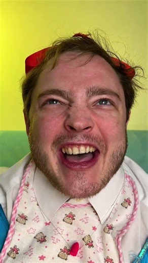 Lipstick Necklace Challenge! 💄🦑 Unbelievable Squid Game Hacks!