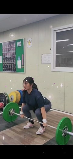 ウェイトリフティング女子のかわいい巨乳イメージ集