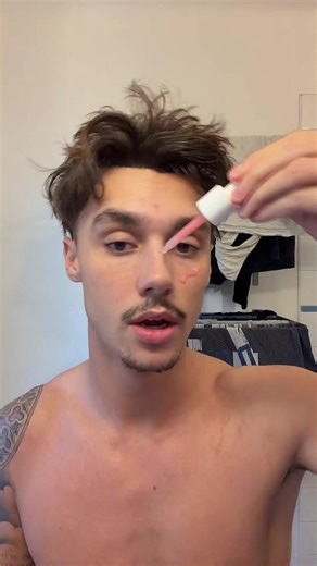 Routine de soin de la peau avant le foot