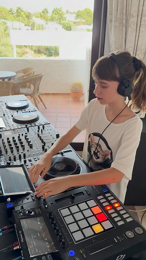 DJ Gabi on Instagram: "Enjoy my new mix for the weekend 🎶🎉🥳 #djgirl #kiddj #techhousedj #mashup #realdjing"