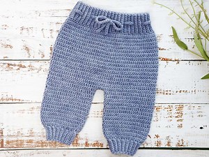 Crochet Baby Pants - Adorecrea.com