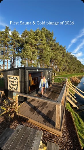 Scottish Adventure Lass on Instagram: "First sauna and cold plunge in 2026! A very chilly but refreshing 0.3c in the lake! We had the sauna all to ourselves! I think winter is the best time to book, for this very reason! Foxlake has to be one of our favourites in East Lothian and highly recommend! We also wouldn’t be without our @sundfoerr changing robes and hat! They currently have up to 50% off in their January sale! Now’s the time to buy! Wild Swimming | Scotland | Adventure | East Lothian | 