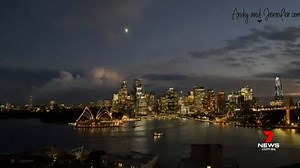 More spectacular video has emerged of a bright fireball that was spotted hurtling over Sydney. One astronomer says that if any remnants did hit the ground, they could be the size of a basketball up to a small car. More: 7news.link/2WbERGU #Sydney #7NEWS | 7NEWS Sydney