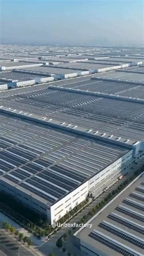 China’s BYD Is Building a Mega Factory Larger Than San Francisco — Redefining the Scale of Electric Vehicle Manufacturing BYD is constructing a gigantic manufacturing complex so vast it is projected to cover more land area than the city of San Francisco once fully completed. The site is designed to function almost like a self-contained industrial city, dedicated primarily to electric vehicles, batteries, and clean-energy technologies. This unprecedented scale reflects China’s aggressive push to 