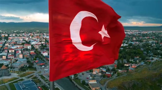 Kars’ın tanıtım filmi artık Türk Hava Yolları uçak içi bilgi ekranlarında! ✈️ Türk Hava Yolları uçak içi bilgi ekranlarında yayınlanan Kars’ın tanıtım filmiyle, #GaziKars'ımızın doğal, kültürel ve tarihi güzellikleri dünyayla buluşuyor. 🌍 #KarsıKeşfet #ŞimdiKarsZamanı | Kars Valiliği