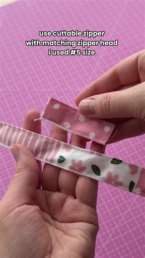 How to Sew Quilted Makeup Bag 🌸🛍️🎀 it’s so rast 🤫🤩✂️ #sewing #makeupbag #quilting